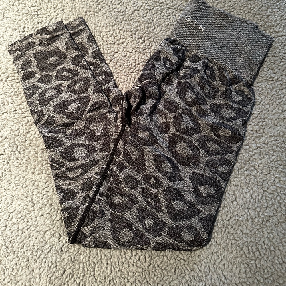 NVGTN Black Speckled Leopard Seamless Leggings